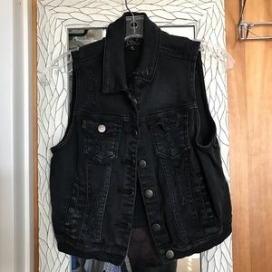 Sm Black Distressed Denim Vest